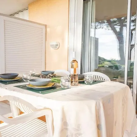Au Calme, Dans Les Pins, Avec Vue Et Piscine * סן-מקסים