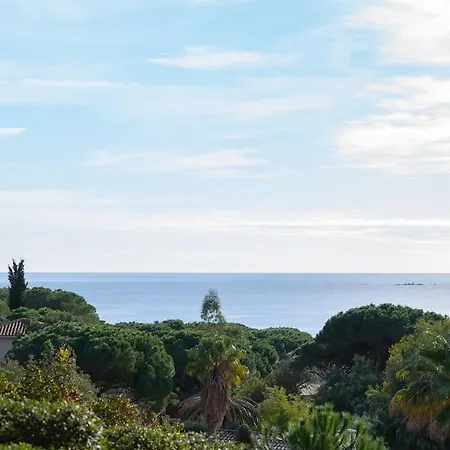Au Calme, Dans Les Pins, Avec Vue Et Piscine Daire